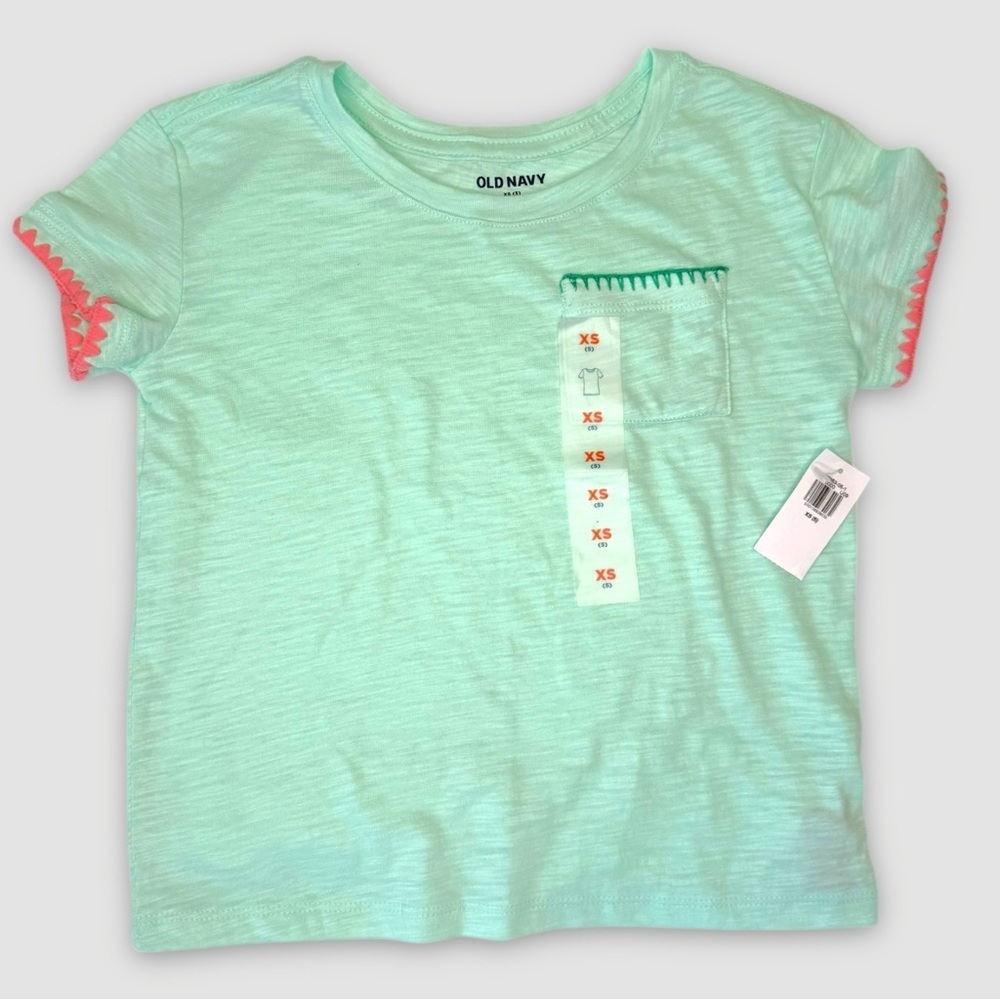NWT Girls Size 5 GAP & Old Navy Clothes Bundle | Hoodie, Pajama Set & 2 Tees - Picture 7 of 7